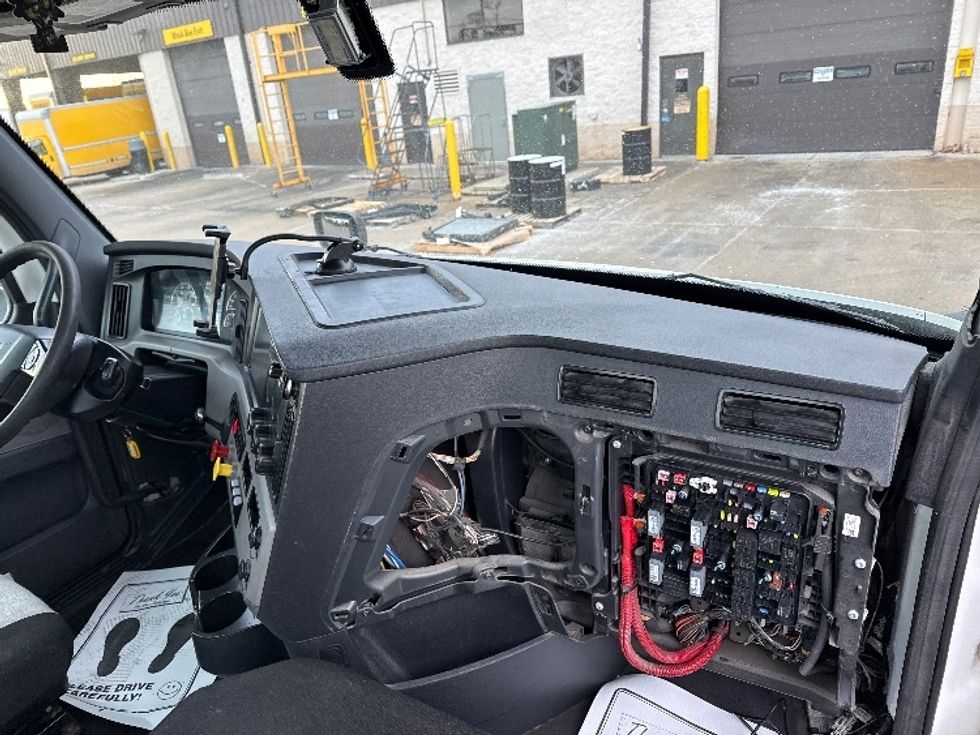 Day Cab Tractor-Heavy Duty Tractors-Freightliner-2020-T11664ST-Allen Park-MI-478,532\n\t\tmiles-$ 41,500 - Image 13