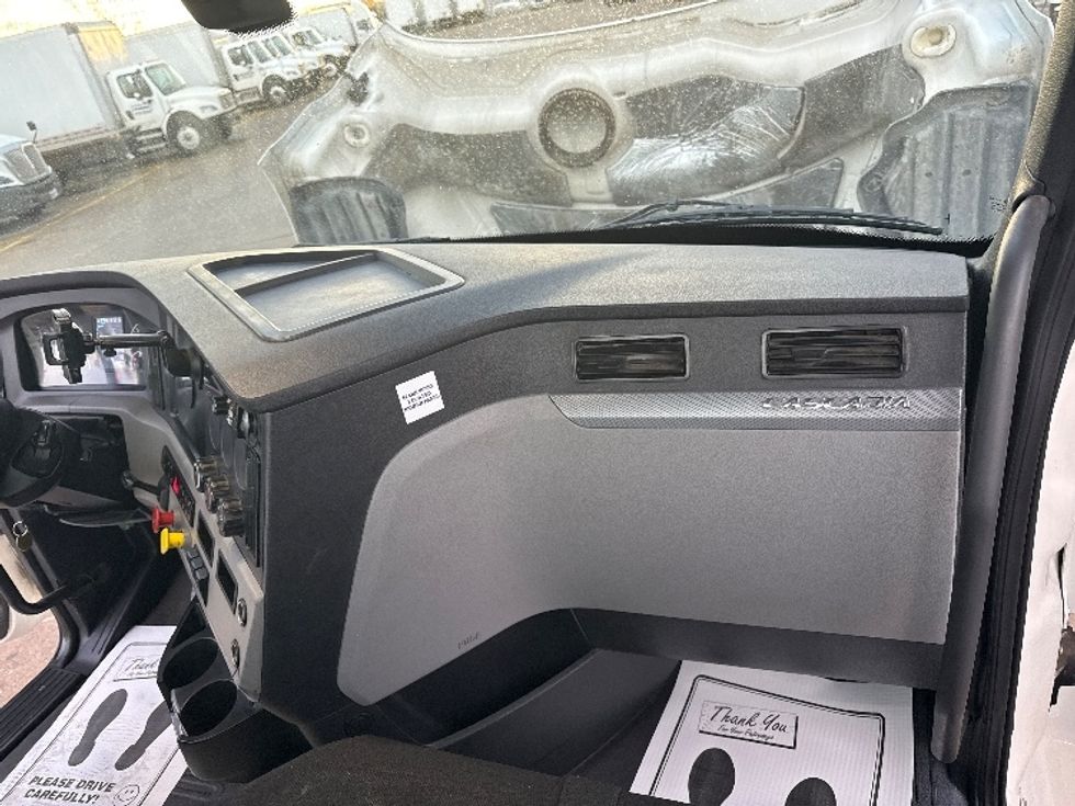 Day Cab Tractor-Heavy Duty Tractors-Freightliner-2020-T11664ST-Allen Park-MI-481,099\n\t\tmiles-$ 40,500 - Image 13