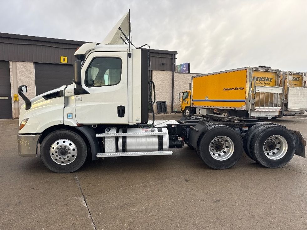 Day Cab Tractor-Heavy Duty Tractors-Freightliner-2020-T11664ST-Allen Park-MI-481,099\n\t\tmiles-$ 40,500 - Image 4