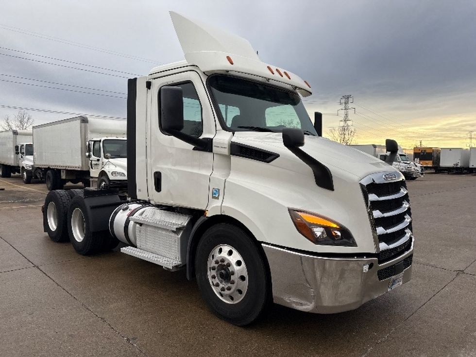 Day Cab Tractor-Heavy Duty Tractors-Freightliner-2020-T11664ST-Allen Park-MI-493,356\n\t\tmiles-$ 40,750 - Image 1