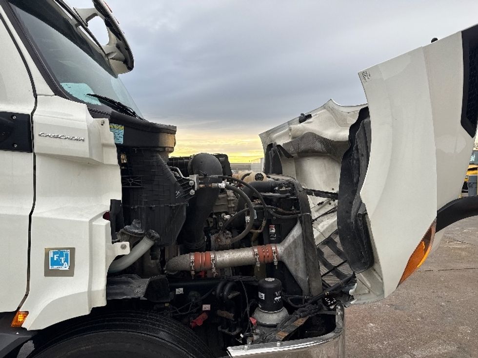 Day Cab Tractor-Heavy Duty Tractors-Freightliner-2020-T11664ST-Allen Park-MI-493,356\n\t\tmiles-$ 40,750 - Image 15