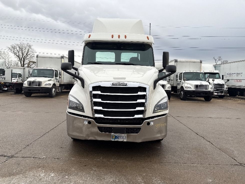 Day Cab Tractor-Heavy Duty Tractors-Freightliner-2020-T11664ST-Allen Park-MI-493,356\n\t\tmiles-$ 40,750 - Image 2