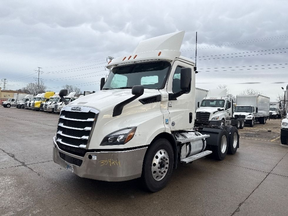 Day Cab Tractor-Heavy Duty Tractors-Freightliner-2020-T11664ST-Allen Park-MI-493,356\n\t\tmiles-$ 40,750 - Image 3