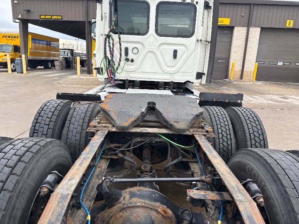 Day Cab Tractor-Heavy Duty Tractors-Freightliner-2020-T11664ST-Allen Park-MI-493,356\n\t\tmiles-$ 40,750 - Image 6