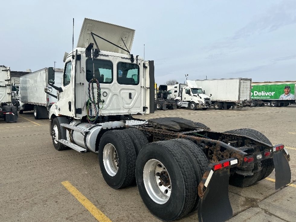 Day Cab Tractor-Heavy Duty Tractors-Freightliner-2020-T11664ST-Allen Park-MI-500,000\n\t\tmiles-$ 40,000 - Image 5