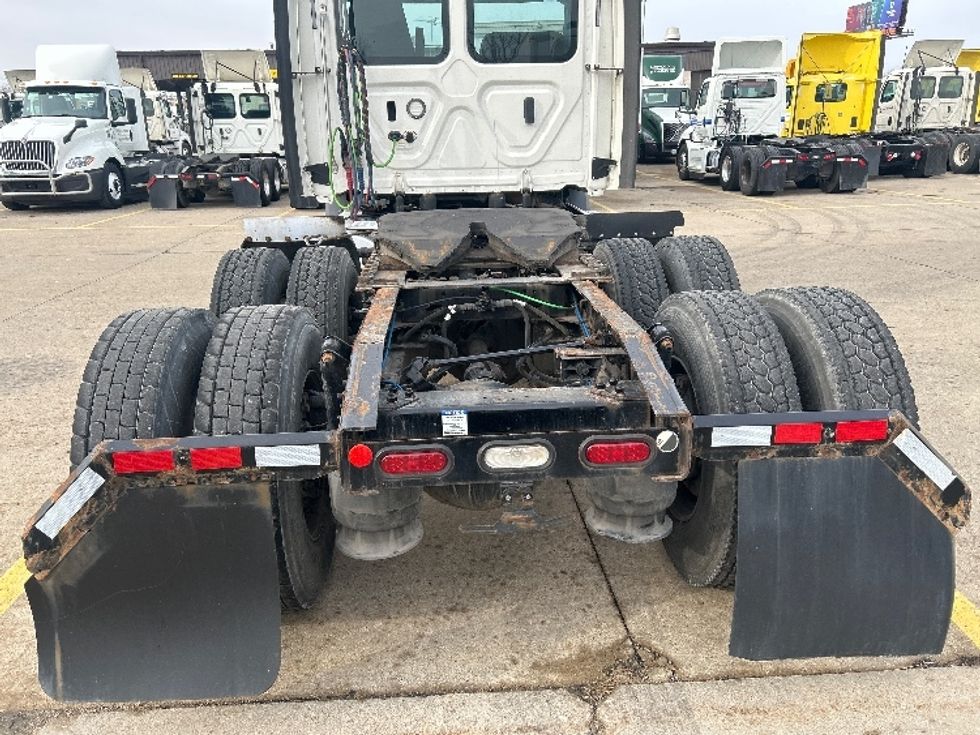 Day Cab Tractor-Heavy Duty Tractors-Freightliner-2020-T11664ST-Allen Park-MI-500,000\n\t\tmiles-$ 40,000 - Image 6