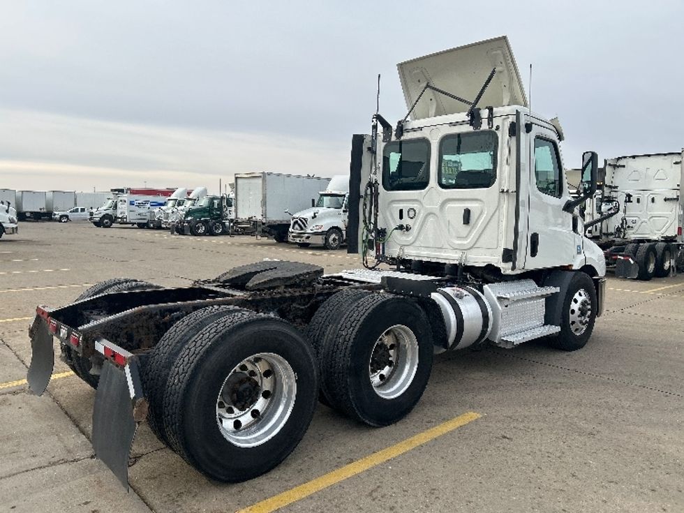 Day Cab Tractor-Heavy Duty Tractors-Freightliner-2020-T11664ST-Allen Park-MI-500,000\n\t\tmiles-$ 40,000 - Image 7
