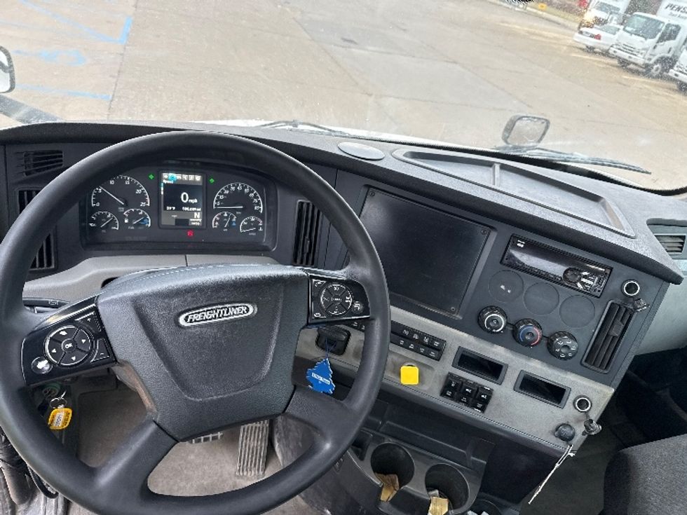 Day Cab Tractor-Heavy Duty Tractors-Freightliner-2020-T11664ST-Allen Park-MI-500,690\n\t\tmiles-$ 40,000 - Image 11