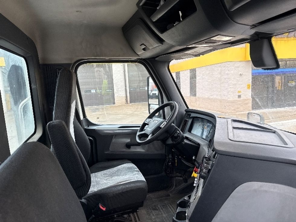 Day Cab Tractor-Heavy Duty Tractors-Freightliner-2020-T11664ST-Allen Park-MI-500,690\n\t\tmiles-$ 40,000 - Image 14