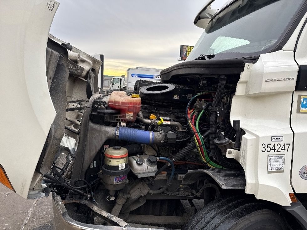 Day Cab Tractor-Heavy Duty Tractors-Freightliner-2020-T11664ST-Allen Park-MI-500,690\n\t\tmiles-$ 40,000 - Image 16