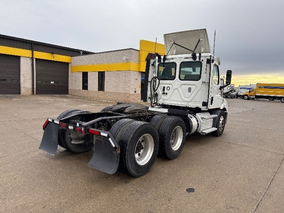 Day Cab Tractor-Heavy Duty Tractors-Freightliner-2020-T11664ST-Allen Park-MI-500,690\n\t\tmiles-$ 40,000 - Image 7