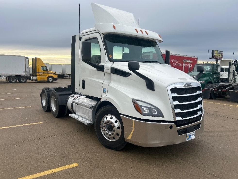 Day Cab Tractor-Heavy Duty Tractors-Freightliner-2020-T11664ST-Allen Park-MI-532,500\n\t\tmiles-$ 36,000 - Image 1