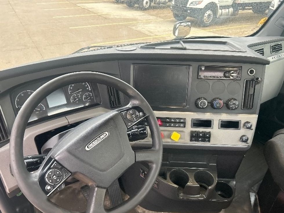 Day Cab Tractor-Heavy Duty Tractors-Freightliner-2020-T11664ST-Allen Park-MI-532,500\n\t\tmiles-$ 36,000 - Image 11