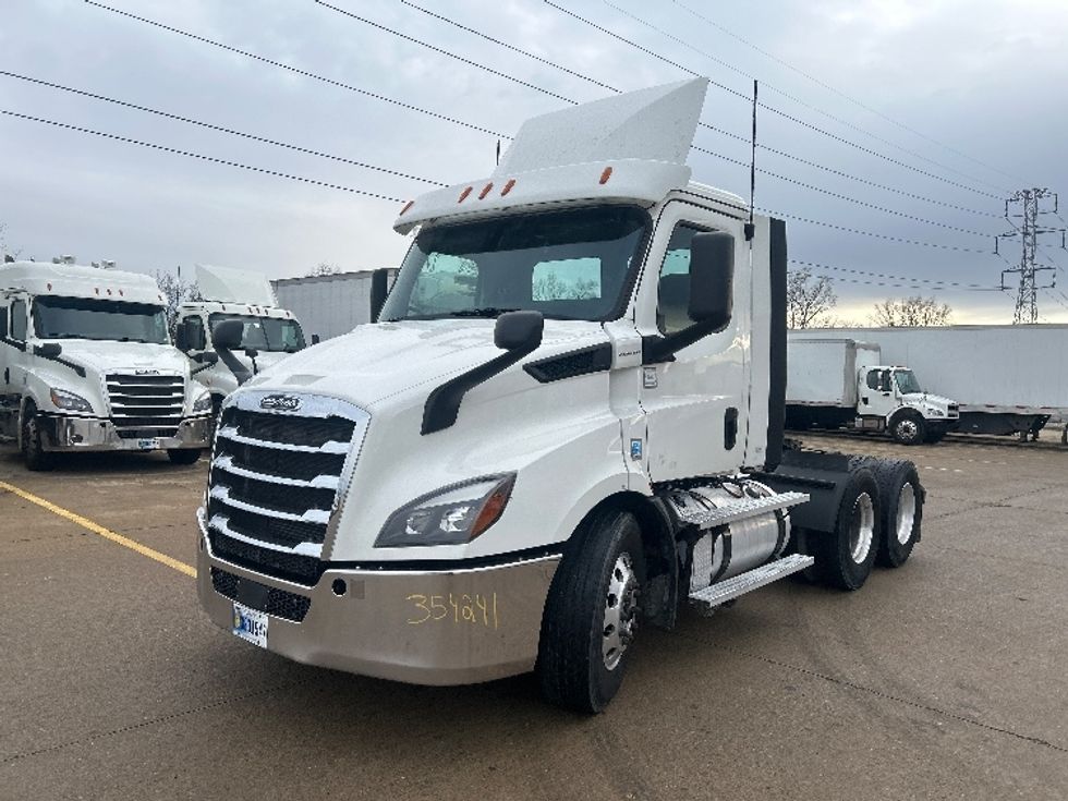 Day Cab Tractor-Heavy Duty Tractors-Freightliner-2020-T11664ST-Allen Park-MI-532,500\n\t\tmiles-$ 36,000 - Image 3