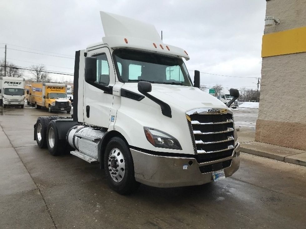 Day Cab Tractor-Heavy Duty Tractors-Freightliner-2020-T11664ST-Allen Park-MI-583,842\n\t\tmiles-$ 31,000 - Image 1