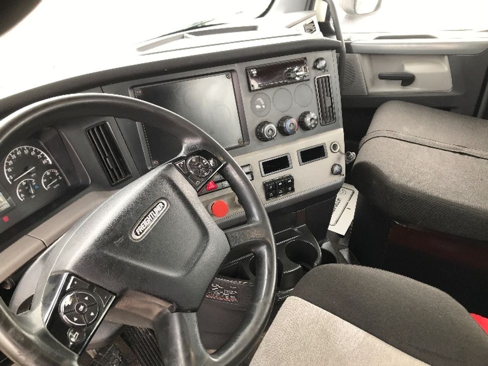Day Cab Tractor-Heavy Duty Tractors-Freightliner-2020-T11664ST-Allen Park-MI-583,842\n\t\tmiles-$ 31,000 - Image 10