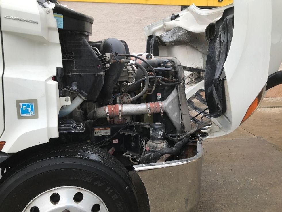 Day Cab Tractor-Heavy Duty Tractors-Freightliner-2020-T11664ST-Allen Park-MI-583,842\n\t\tmiles-$ 31,000 - Image 15