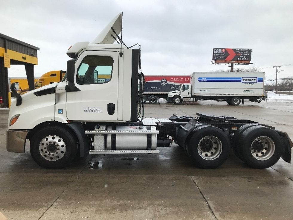 Day Cab Tractor-Heavy Duty Tractors-Freightliner-2020-T11664ST-Allen Park-MI-583,842\n\t\tmiles-$ 31,000 - Image 4