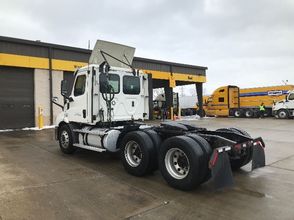 Day Cab Tractor-Heavy Duty Tractors-Freightliner-2020-T11664ST-Allen Park-MI-583,842\n\t\tmiles-$ 31,000 - Image 5