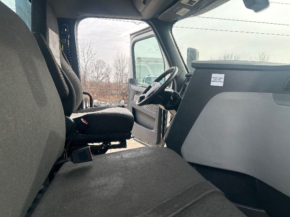 Day Cab Tractor-Heavy Duty Tractors-Freightliner-2020-T11664ST-Allen Park-MI-601,144\n\t\tmiles-$ 30,500 - Image 13