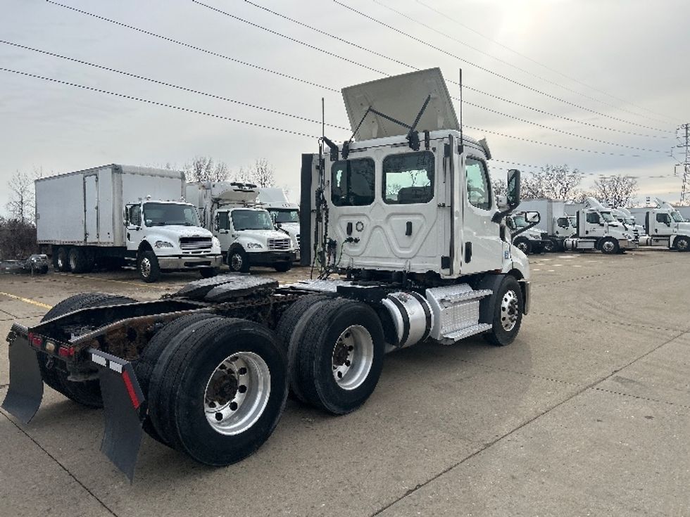 Day Cab Tractor-Heavy Duty Tractors-Freightliner-2020-T11664ST-Allen Park-MI-601,144\n\t\tmiles-$ 30,500 - Image 7