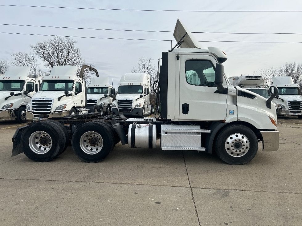Day Cab Tractor-Heavy Duty Tractors-Freightliner-2020-T11664ST-Allen Park-MI-601,144\n\t\tmiles-$ 30,500 - Image 8