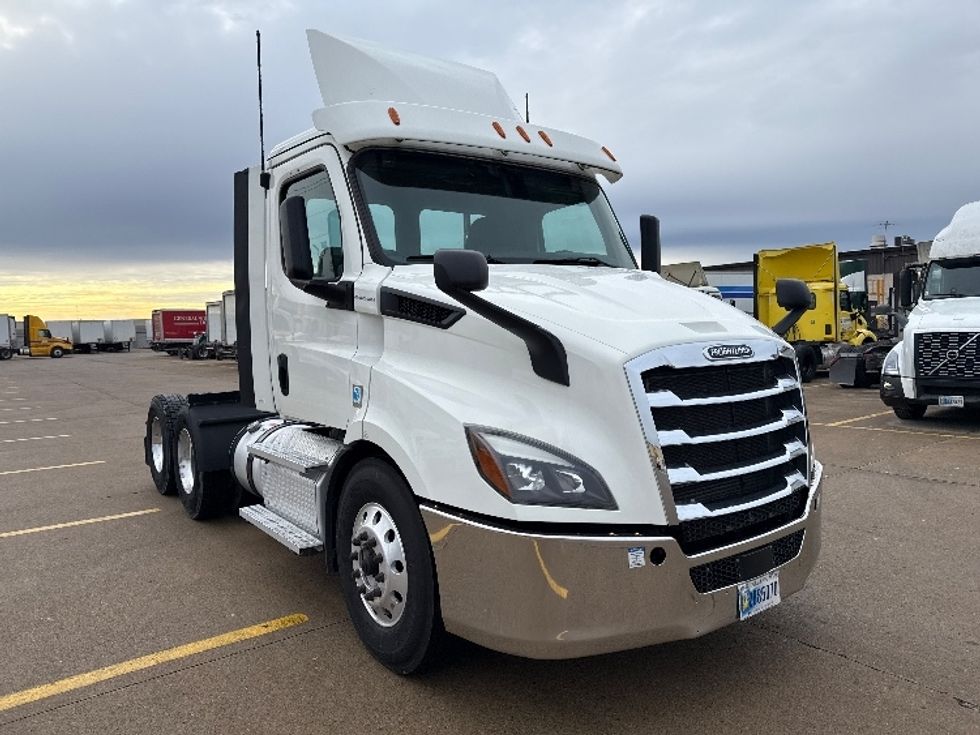 Day Cab Tractor-Heavy Duty Tractors-Freightliner-2020-T11664ST-Allen Park-MI-608,931\n\t\tmiles-$ 29,750 - Image 1