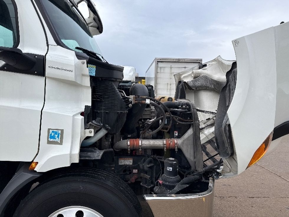 Day Cab Tractor-Heavy Duty Tractors-Freightliner-2020-T11664ST-Allen Park-MI-608,931\n\t\tmiles-$ 29,750 - Image 15