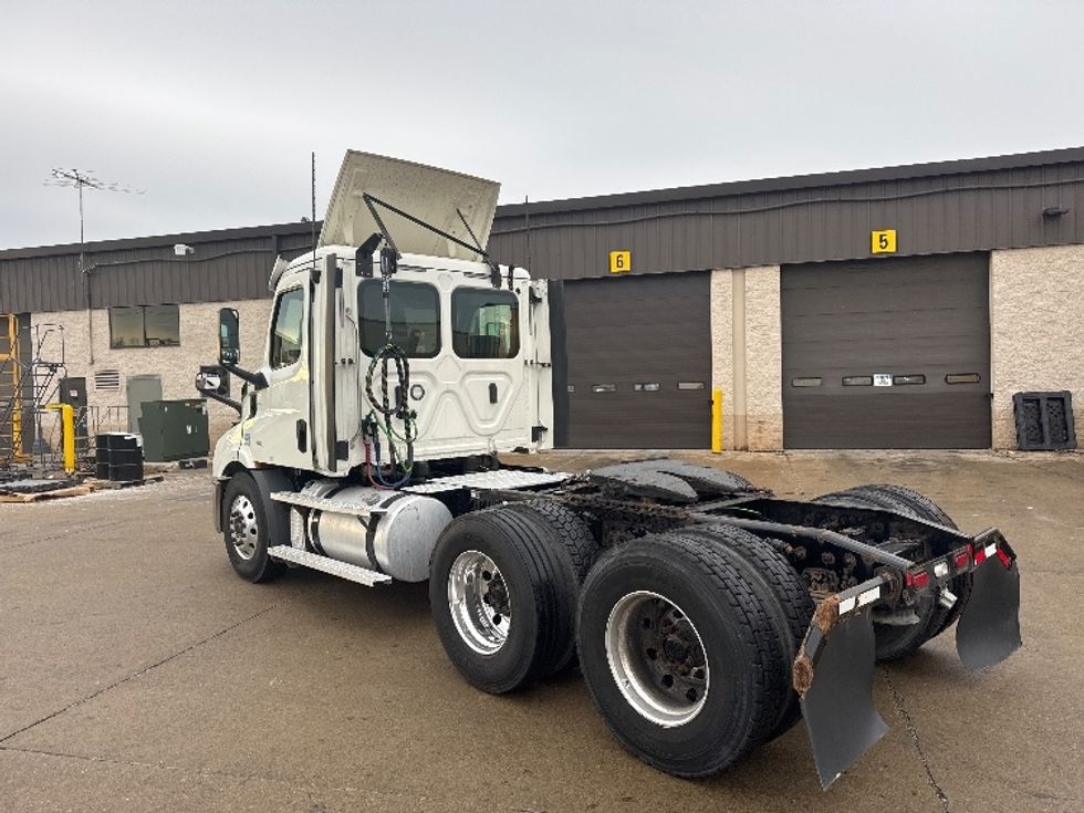 Day Cab Tractor-Heavy Duty Tractors-Freightliner-2020-T11664ST-Allen Park-MI-651,900\n\t\tmiles-$ 25,750 - Image 5