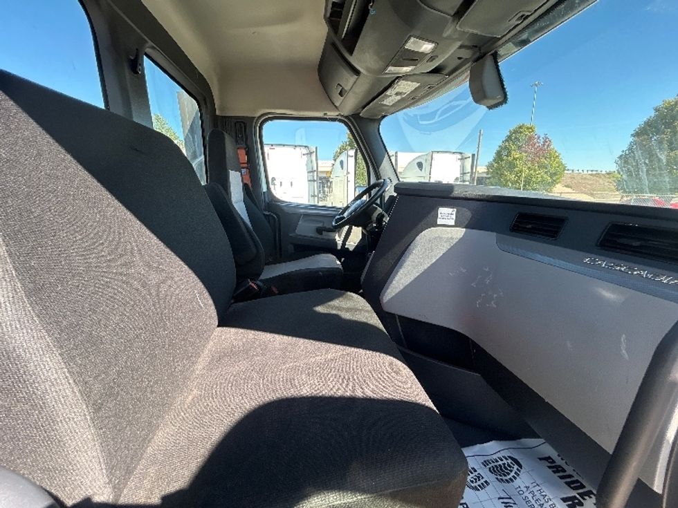 Day Cab Tractor-Heavy Duty Tractors-Freightliner-2020-T11664ST-Amarillo-TX-133,916\n\t\tmiles-$ 65,000 - Image 14