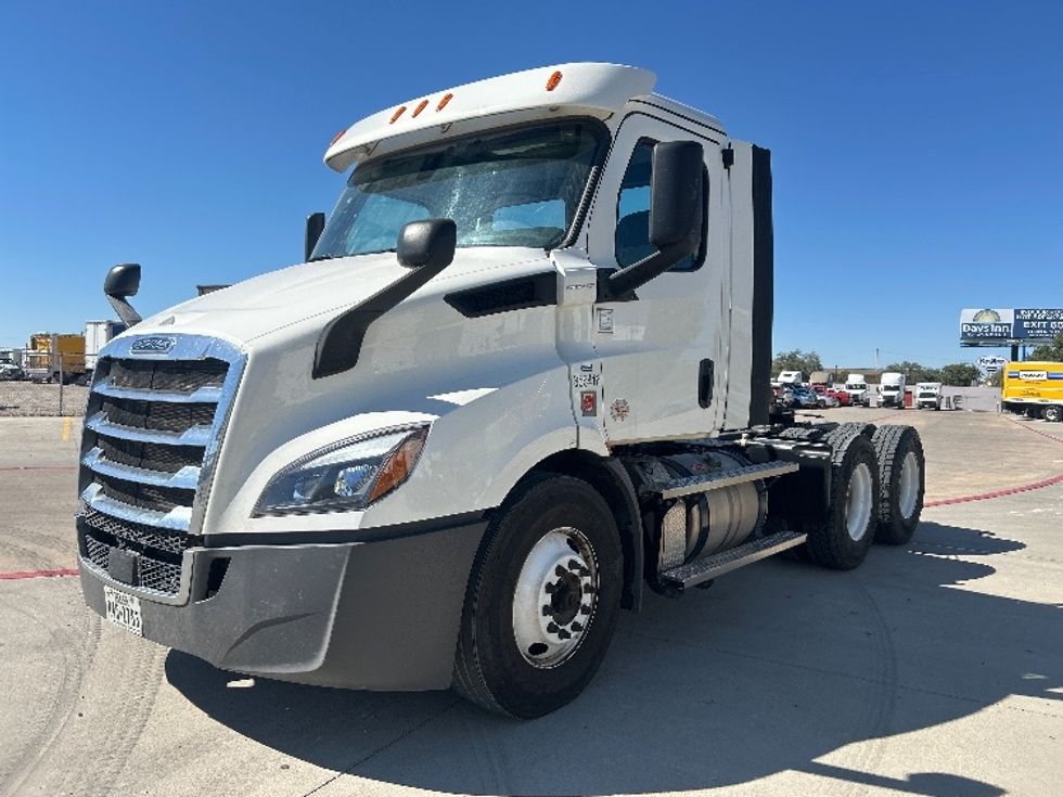 Day Cab Tractor-Heavy Duty Tractors-Freightliner-2020-T11664ST-Amarillo-TX-133,916\n\t\tmiles-$ 65,000 - Image 3