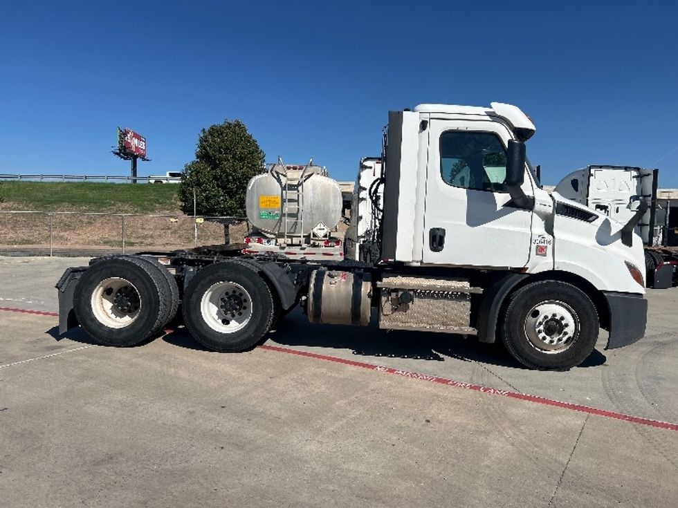 Day Cab Tractor-Heavy Duty Tractors-Freightliner-2020-T11664ST-Amarillo-TX-133,916\n\t\tmiles-$ 65,000 - Image 8