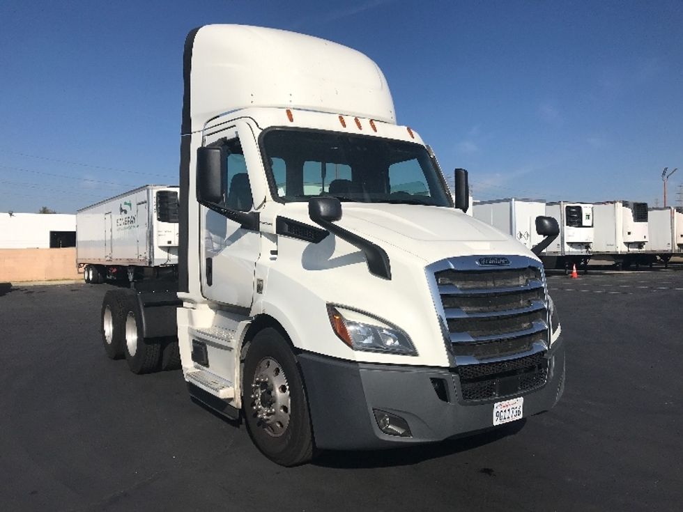 Day Cab Tractor-Heavy Duty Tractors-Freightliner-2020-T11664ST-Anaheim-CA-263,608\n\t\tmiles-$ 59,250 - Image 1