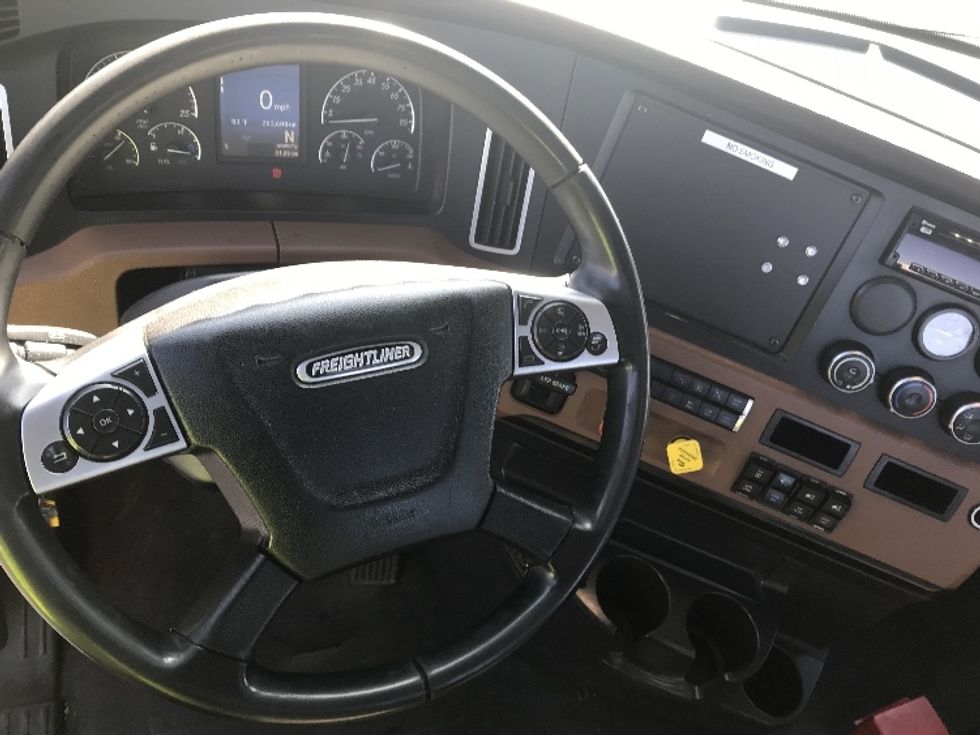 Day Cab Tractor-Heavy Duty Tractors-Freightliner-2020-T11664ST-Anaheim-CA-263,608\n\t\tmiles-$ 59,250 - Image 11