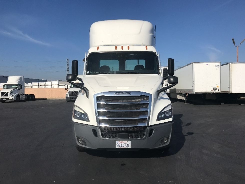 Day Cab Tractor-Heavy Duty Tractors-Freightliner-2020-T11664ST-Anaheim-CA-263,608\n\t\tmiles-$ 59,250 - Image 2