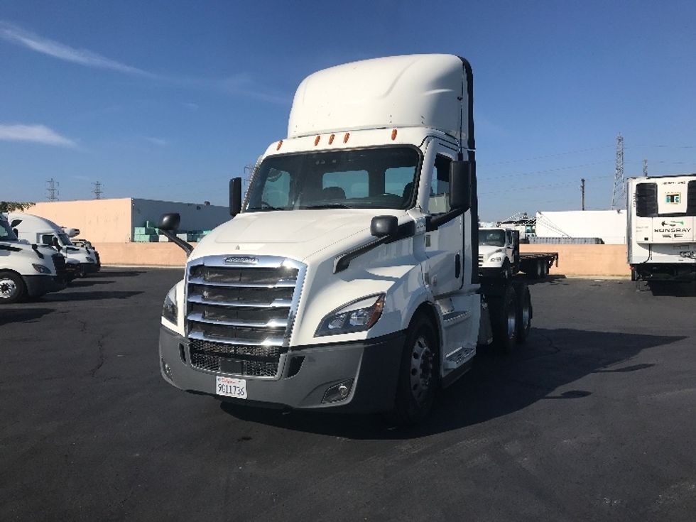 Day Cab Tractor-Heavy Duty Tractors-Freightliner-2020-T11664ST-Anaheim-CA-263,608\n\t\tmiles-$ 59,250 - Image 3
