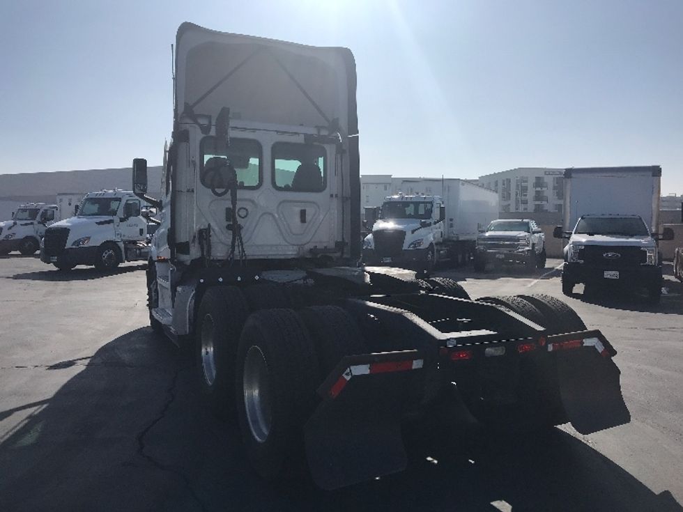 Day Cab Tractor-Heavy Duty Tractors-Freightliner-2020-T11664ST-Anaheim-CA-263,608\n\t\tmiles-$ 59,250 - Image 5