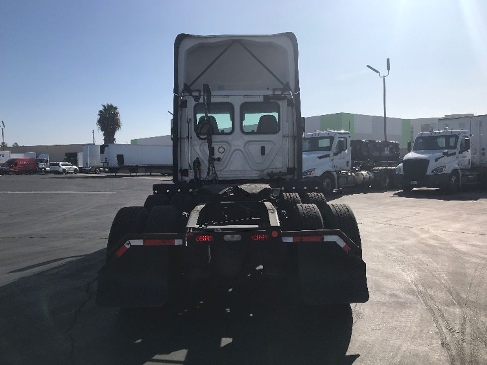 Day Cab Tractor-Heavy Duty Tractors-Freightliner-2020-T11664ST-Anaheim-CA-263,608\n\t\tmiles-$ 59,250 - Image 6