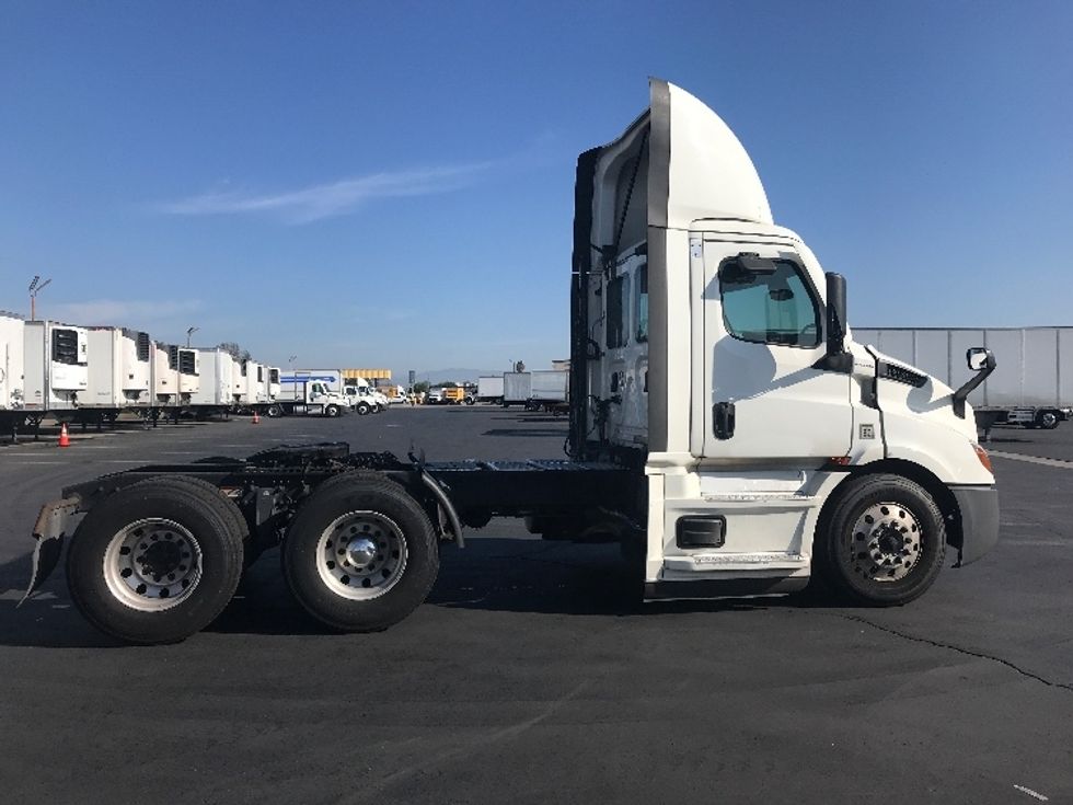 Day Cab Tractor-Heavy Duty Tractors-Freightliner-2020-T11664ST-Anaheim-CA-263,608\n\t\tmiles-$ 59,250 - Image 8