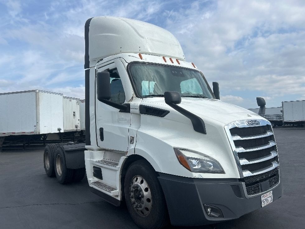 Day Cab Tractor-Heavy Duty Tractors-Freightliner-2020-T11664ST-Anaheim-CA-265,318\n\t\tmiles-$ 59,250 - Image 3