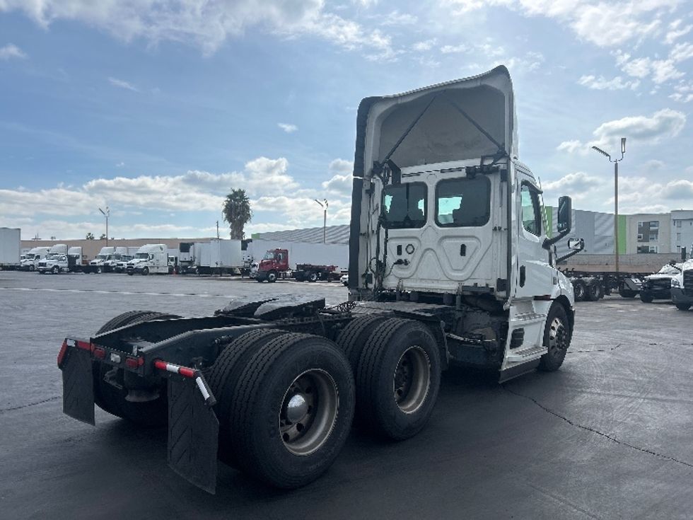 Day Cab Tractor-Heavy Duty Tractors-Freightliner-2020-T11664ST-Anaheim-CA-265,318\n\t\tmiles-$ 59,250 - Image 5