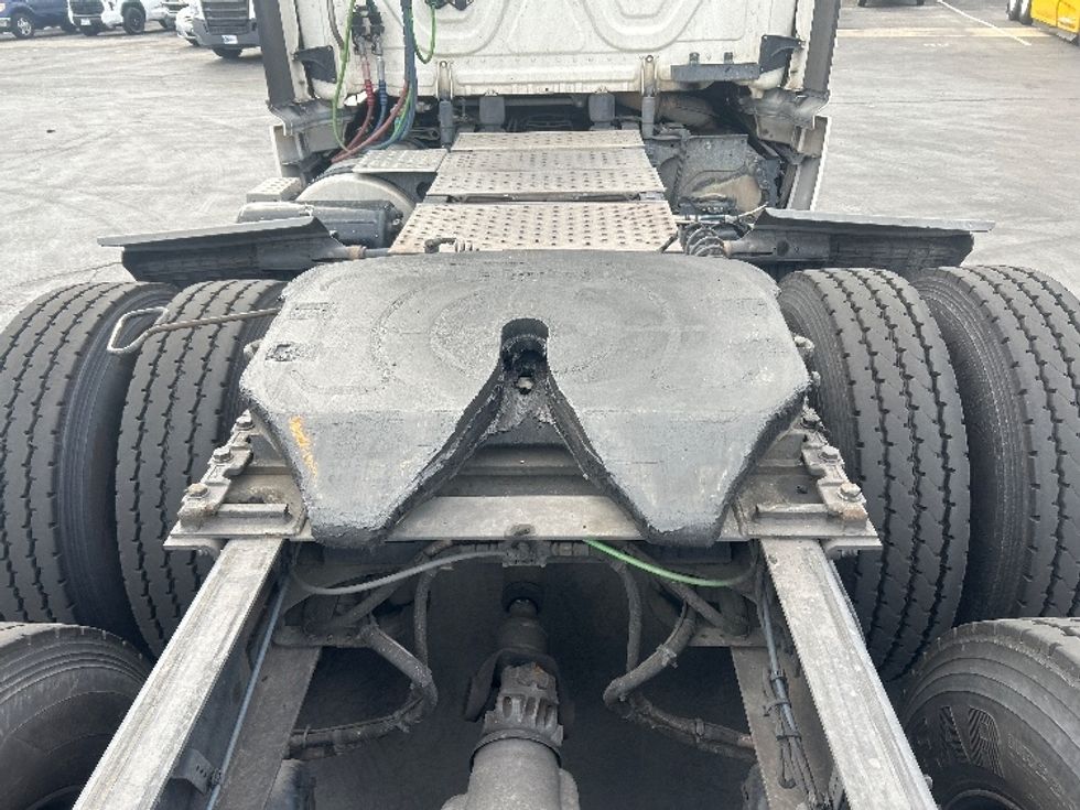 Day Cab Tractor-Heavy Duty Tractors-Freightliner-2020-T11664ST-Anaheim-CA-265,318\n\t\tmiles-$ 59,250 - Image 7