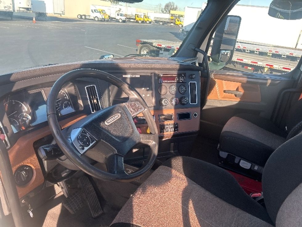 Day Cab Tractor-Heavy Duty Tractors-Freightliner-2020-T11664ST-Anaheim-CA-265,804\n\t\tmiles-$ 59,250 - Image 10