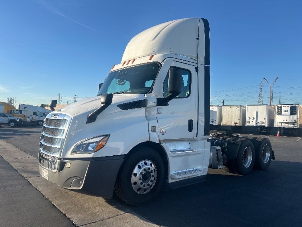 Day Cab Tractor-Heavy Duty Tractors-Freightliner-2020-T11664ST-Anaheim-CA-265,804\n\t\tmiles-$ 59,250 - Image 3