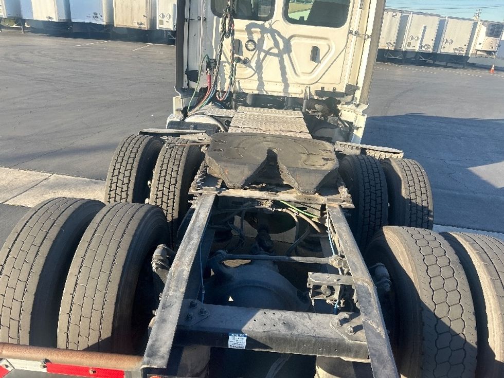 Day Cab Tractor-Heavy Duty Tractors-Freightliner-2020-T11664ST-Anaheim-CA-265,804\n\t\tmiles-$ 59,250 - Image 6