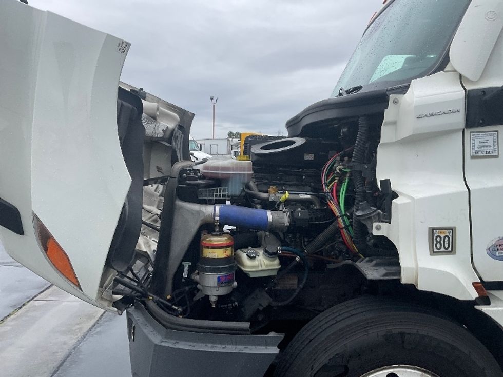 Day Cab Tractor-Heavy Duty Tractors-Freightliner-2020-T11664ST-Anaheim-CA-373,716\n\t\tmiles-$ 53,250 - Image 16