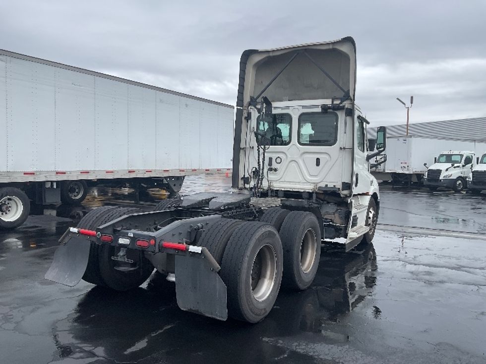 Day Cab Tractor-Heavy Duty Tractors-Freightliner-2020-T11664ST-Anaheim-CA-373,716\n\t\tmiles-$ 53,250 - Image 7