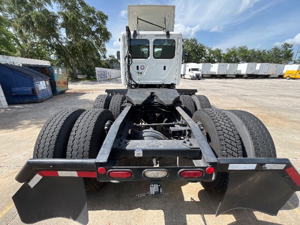 Day Cab Tractor-Heavy Duty Tractors-Freightliner-2020-T11664ST-Apopka-FL-323,180\n\t\tmiles-$ 56,000 - Image 6