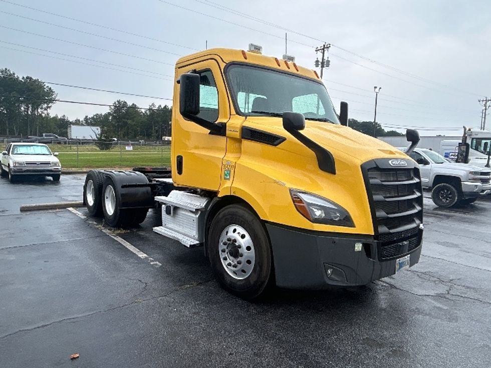 Day Cab Tractor-Heavy Duty Tractors-Freightliner-2020-T11664ST-Atlanta (Forest Park)-GA-449,888\n\t\tmiles-$ 41,250 - Image 1