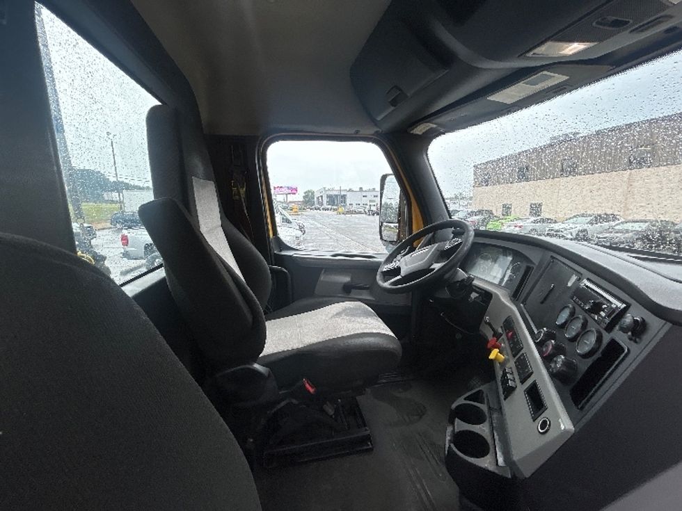 Day Cab Tractor-Heavy Duty Tractors-Freightliner-2020-T11664ST-Atlanta (Forest Park)-GA-449,888\n\t\tmiles-$ 41,250 - Image 14